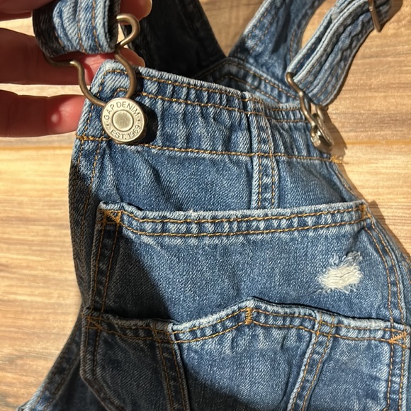 Girls XS Gap Denim Medium Wash Shorttall overalls - best fit ever!!! Adorable! - Picture 5 of 6